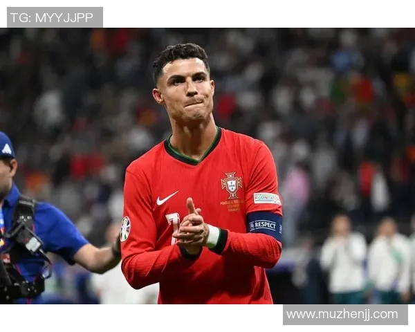 现今世界足球排名第一球星背后的传奇故事与成就解析