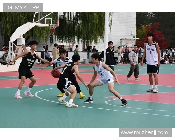 绿茵巨星相聚畅谈赛场人生共谱足球荣耀新篇章