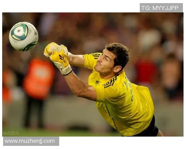 退役足球球星之最：传奇人物、巅峰时刻与不朽记录的回顾与解析